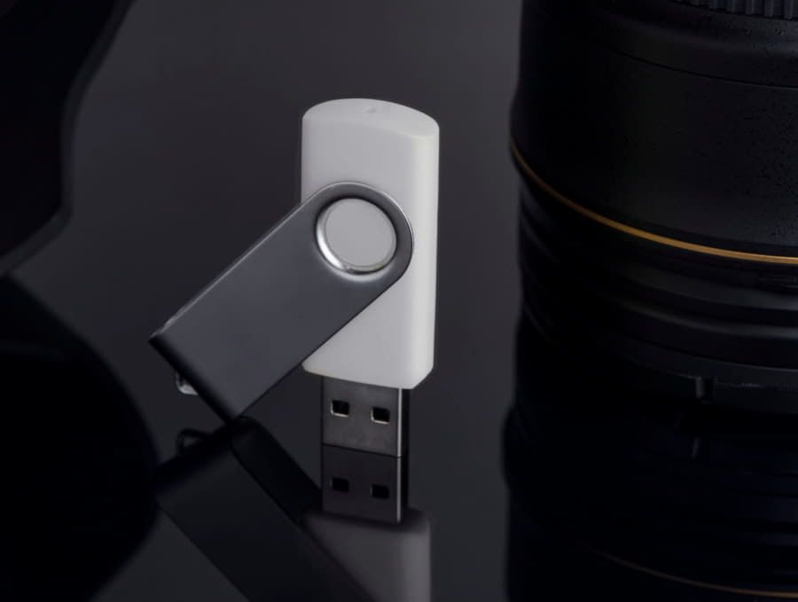 USB flash-карта DOT (32Гб), белый, 5,8х2х1,1 см, пластик, металл