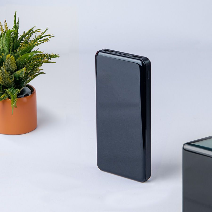 Универсальный аккумулятор Sleek 10 (10000 мАч), черный, 14х6.8х1,5 см