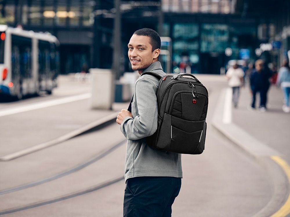 Рюкзак WENGER ALTAIR 15.6", черный, переработанный ПЭТ/Полиэстер, 32х21х44 см, 22 л.